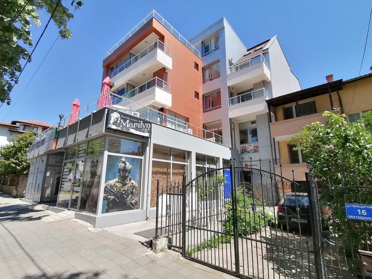 Zoleks Apartment Burgas Extérieur photo